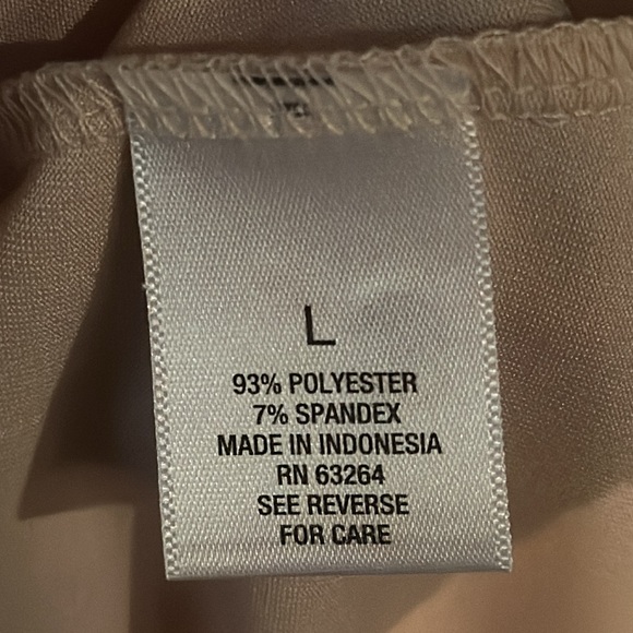 EUC Roz & Ali Ivory Cream Tank - Picture 8 of 9